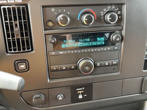 Used 2024 GMC Savana 2500 w/ Driver Convenience Package image 28