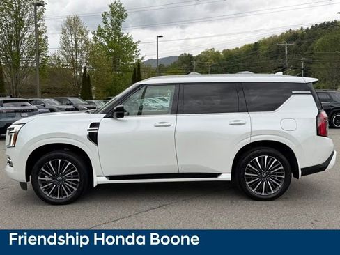 Used 2025 Nissan Armada Platinum Reserve AWD/4WD image 8
