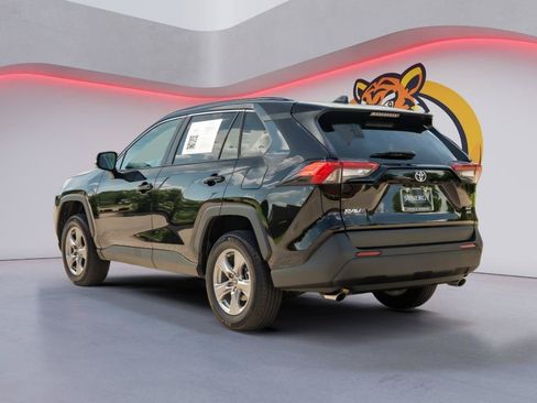 Used 2025 Toyota RAV4 XLE AWD/4WD image 7