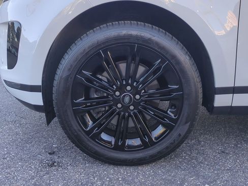 Used 2025 Land Rover Range Rover Evoque S image 9