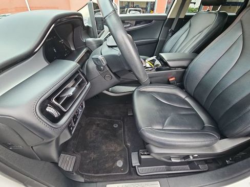 Used 2023 Lincoln Nautilus AWD w/ Premium Package image 13