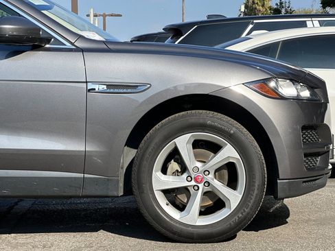 Used 2019 Jaguar F-PACE Premium image 36