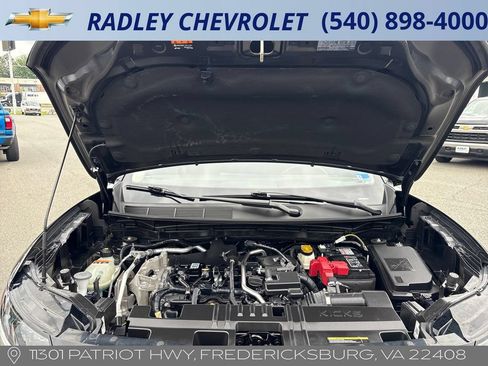 Used 2025 Nissan Kicks SV AWD/4WD image 15
