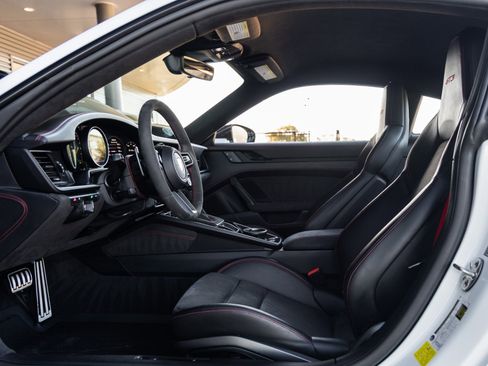 Used 2022 Porsche 911 GT3 image 32