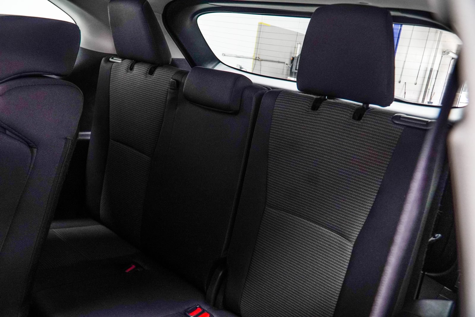 Used 2025 Toyota Highlander LE FWD image 40