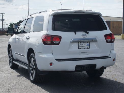 Used 2018 Toyota Sequoia Limited w/ Safety & Convenience Package AWD/4WD image 17