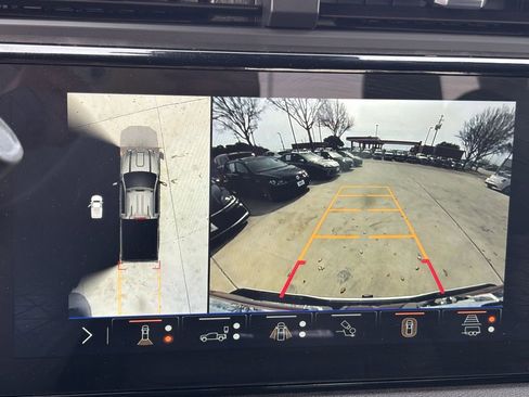 Used 2025 GMC Sierra 2500 AT4 image 17