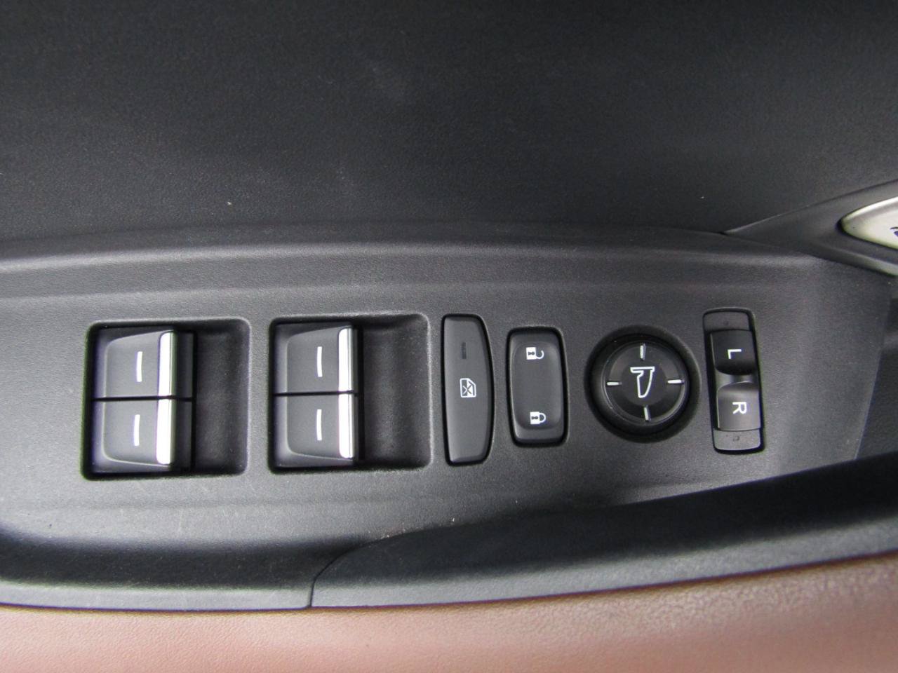Used 2021 Acura TLX w/ Technology Package FWD image 11