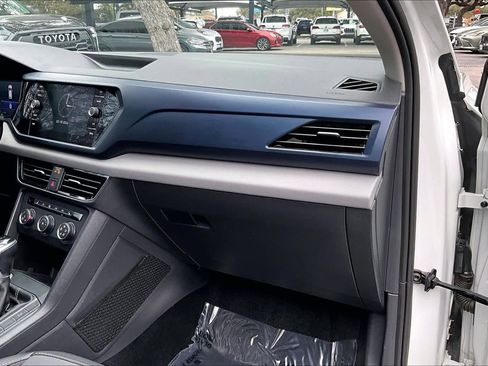 Certified 2022 Volkswagen Taos SE image 19