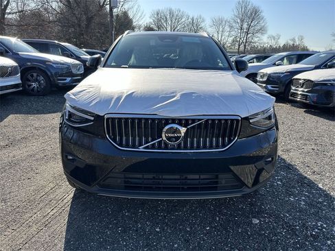New 2025 Volvo XC40 B5 Ultra w/ Protection Package Premier image 3