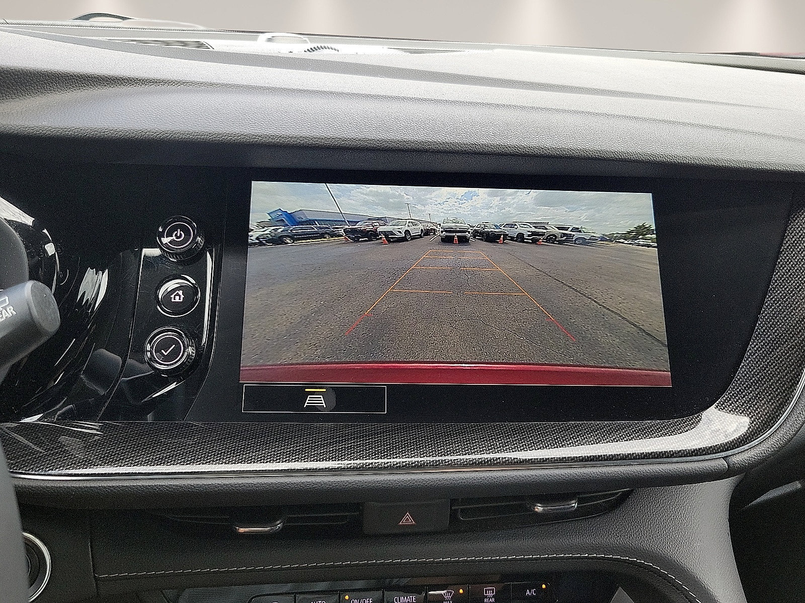 Used 2022 Buick Envision Essence w/ Sport Touring Package FWD image 15