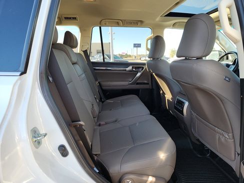 Used 2023 Lexus GX 460 Premium image 14