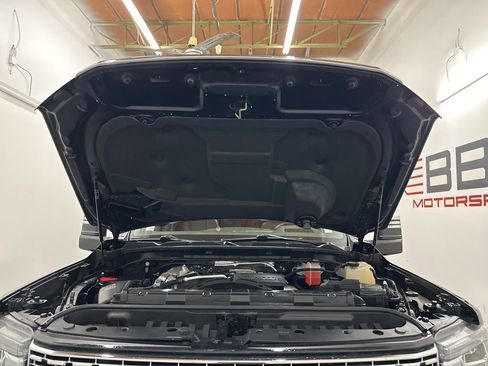 Used 2021 GMC Sierra 2500 Denali w/ Denali Black Diamond Edition image 5