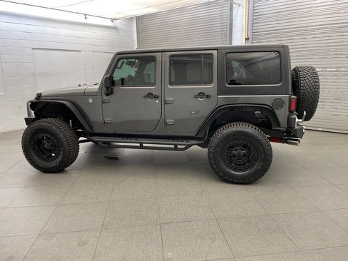 Used 2018 Jeep Wrangler Unlimited Sport S AWD/4WD image 7