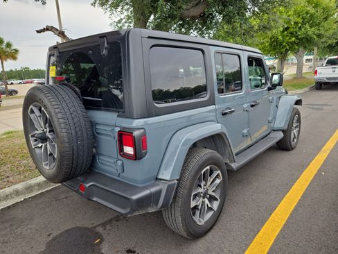 Used 2024 Jeep Wrangler Unlimited AWD/4WD image 7