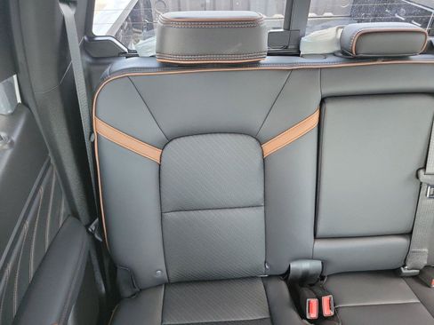 New 2026 GMC Canyon AT4 w/ AT4 Premium Package AWD/4WD image 11