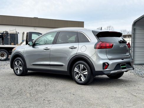 Used 2022 Kia Niro LXS image 2