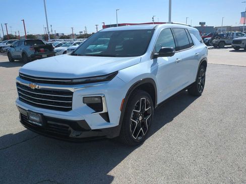 Used 2026 Chevrolet Traverse High Country image 4