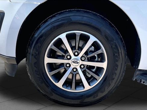 Used 2019 Ford Expedition XLT RWD image 13