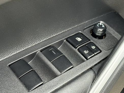 Used 2023 Toyota Corolla Cross LE FWD image 17