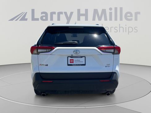 Used 2025 Toyota RAV4 LE AWD/4WD image 4