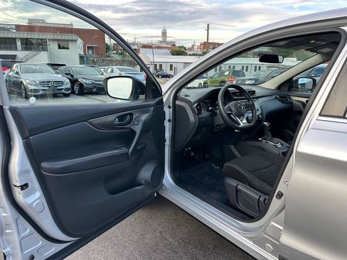 Used 2018 Nissan Rogue Sport S FWD image 13