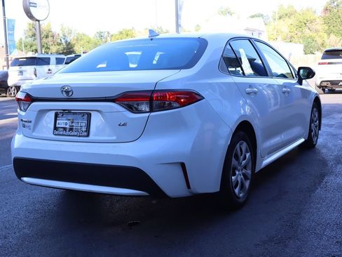 Used 2020 Toyota Corolla LE FWD image 5