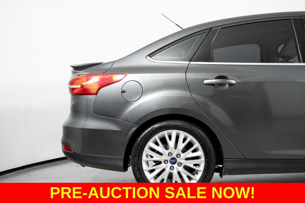 Used 2017 Ford Focus Titanium FWD image 5