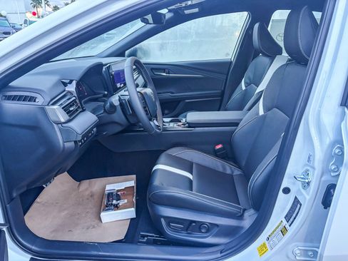 New 2026 Toyota Camry Hybrid FWD image 20