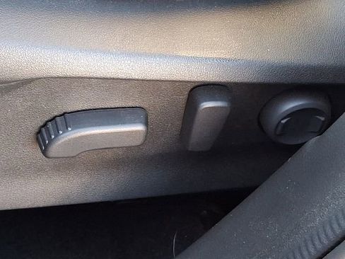 Used 2023 Subaru Forester Premium image 25