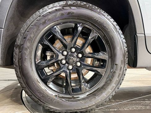 Used 2020 Chevrolet Traverse LT FWD image 20