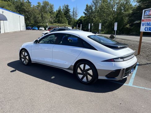 Certified 2025 Hyundai Ioniq 6 SE RWD image 3