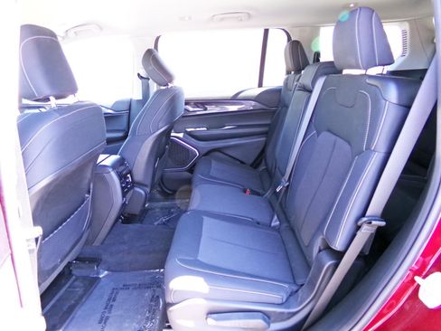 Used 2021 Jeep Grand Cherokee L Laredo w/ Luxury Tech Group I image 11