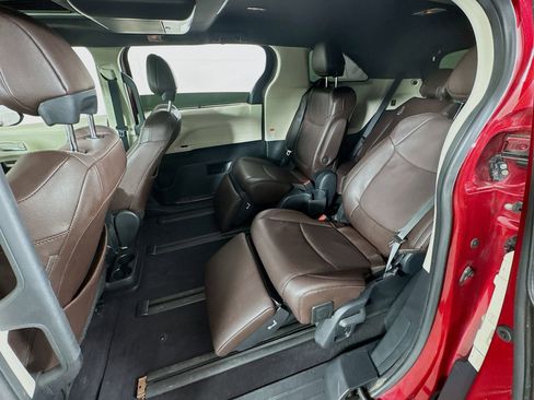 Certified 2023 Toyota Sienna Platinum AWD/4WD image 16