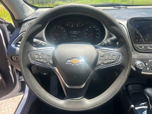 Used 2024 Chevrolet Malibu LS FWD image 9