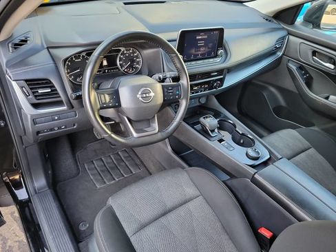 Used 2025 Nissan Rogue SV AWD/4WD image 8