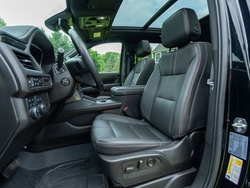 Used 2023 Chevrolet Suburban RST w/ Luxury Package AWD/4WD image 13