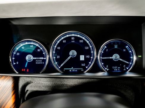 Used 2023 Rolls-Royce Cullinan w/ Cullinan Package image 46