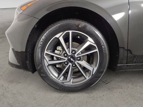 Used 2023 Kia Forte LXS w/ LXS Technology Package image 14