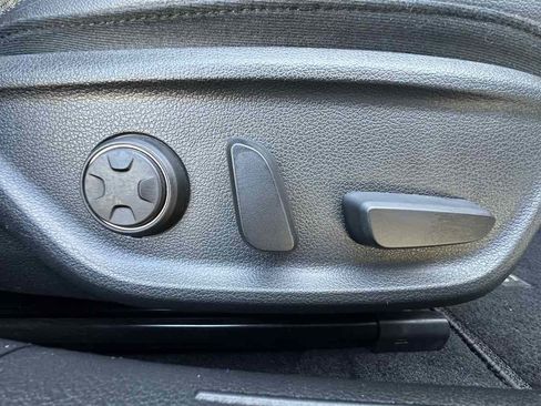 Used 2022 Genesis G70 3.3T image 28