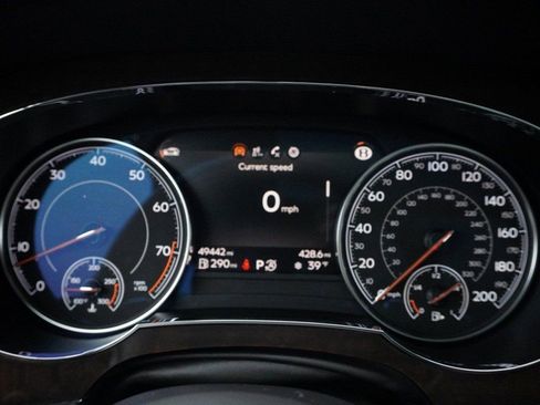 Used 2019 Bentley Bentayga AWD/4WD image 44