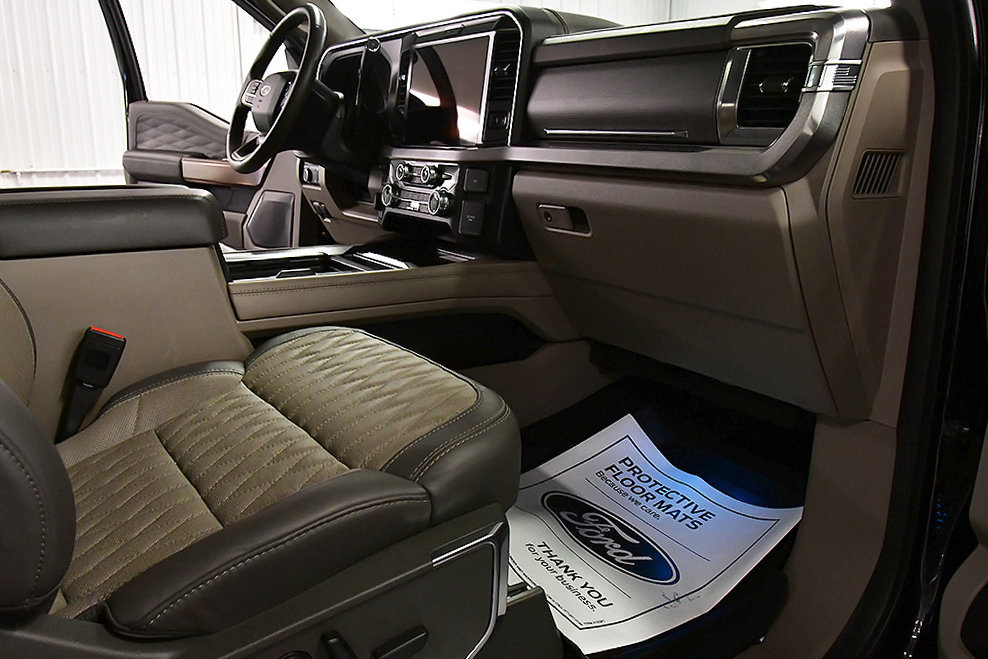 Used 2026 Ford F450 Platinum w/ Platinum Plus Package AWD/4WD image 28