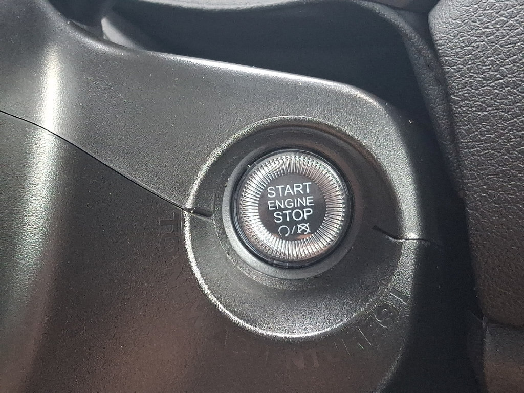 Used 2023 Jeep Renegade Latitude AWD/4WD image 24
