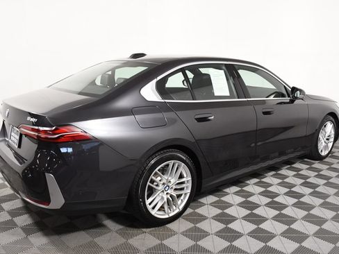 Used 2024 BMW 530i xDrive AWD/4WD image 7