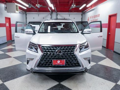 Used 2023 Lexus GX 460 Luxury w/ Sport Design Package image 32