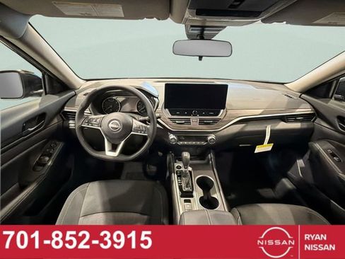 New 2026 Nissan Altima 2.5 SV w/ SV Special Edition Package AWD/4WD image 10