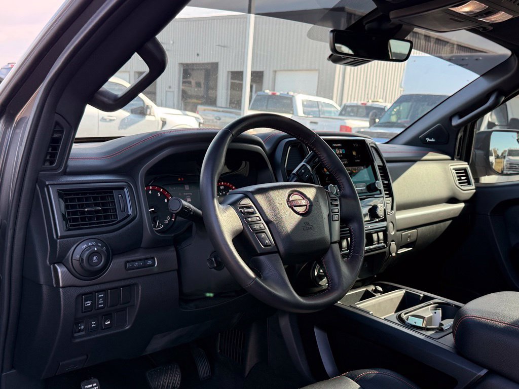 Used 2024 Nissan Titan PRO-4X w/ Pro-4x Convenience Package AWD/4WD image 4