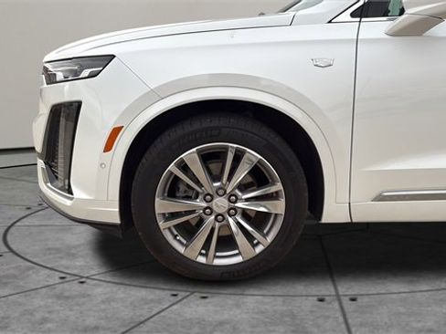 Used 2023 Cadillac XT6 Premium Luxury image 26