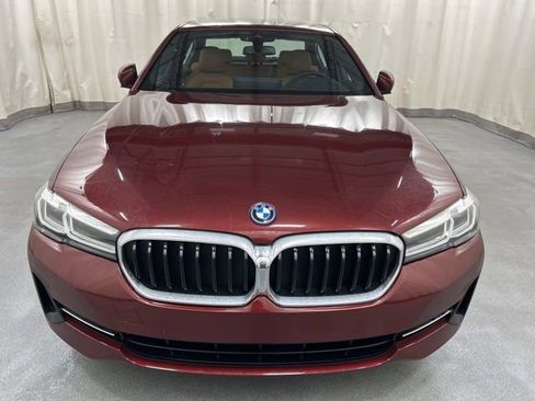 Used 2023 BMW 530e xDrive w/ Convenience Package image 8