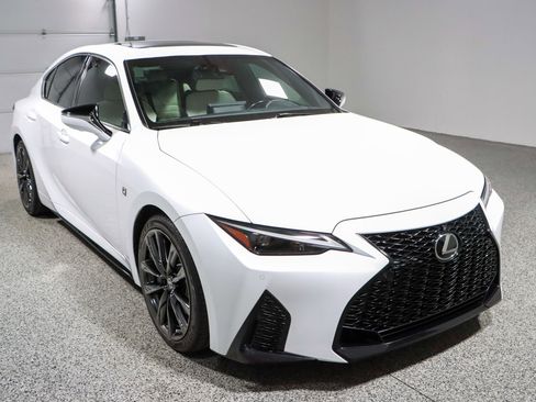 Used 2022 Lexus IS 350 F Sport RWD image 5